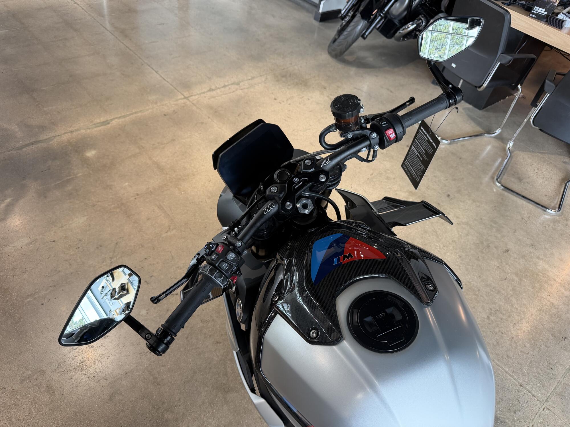 2026 BMW M1000R, photo 8