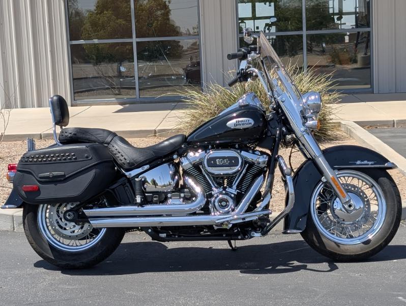 2024 Harley-Davidson® Heritage Classic Vivid Black