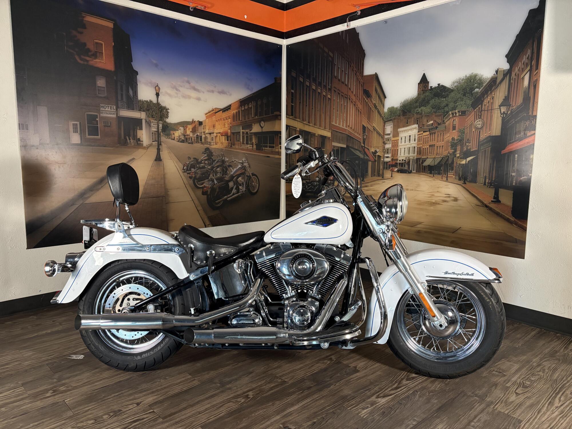 2013 Harley-Davidson® Heritage Softail® Classic White Hot Pearl