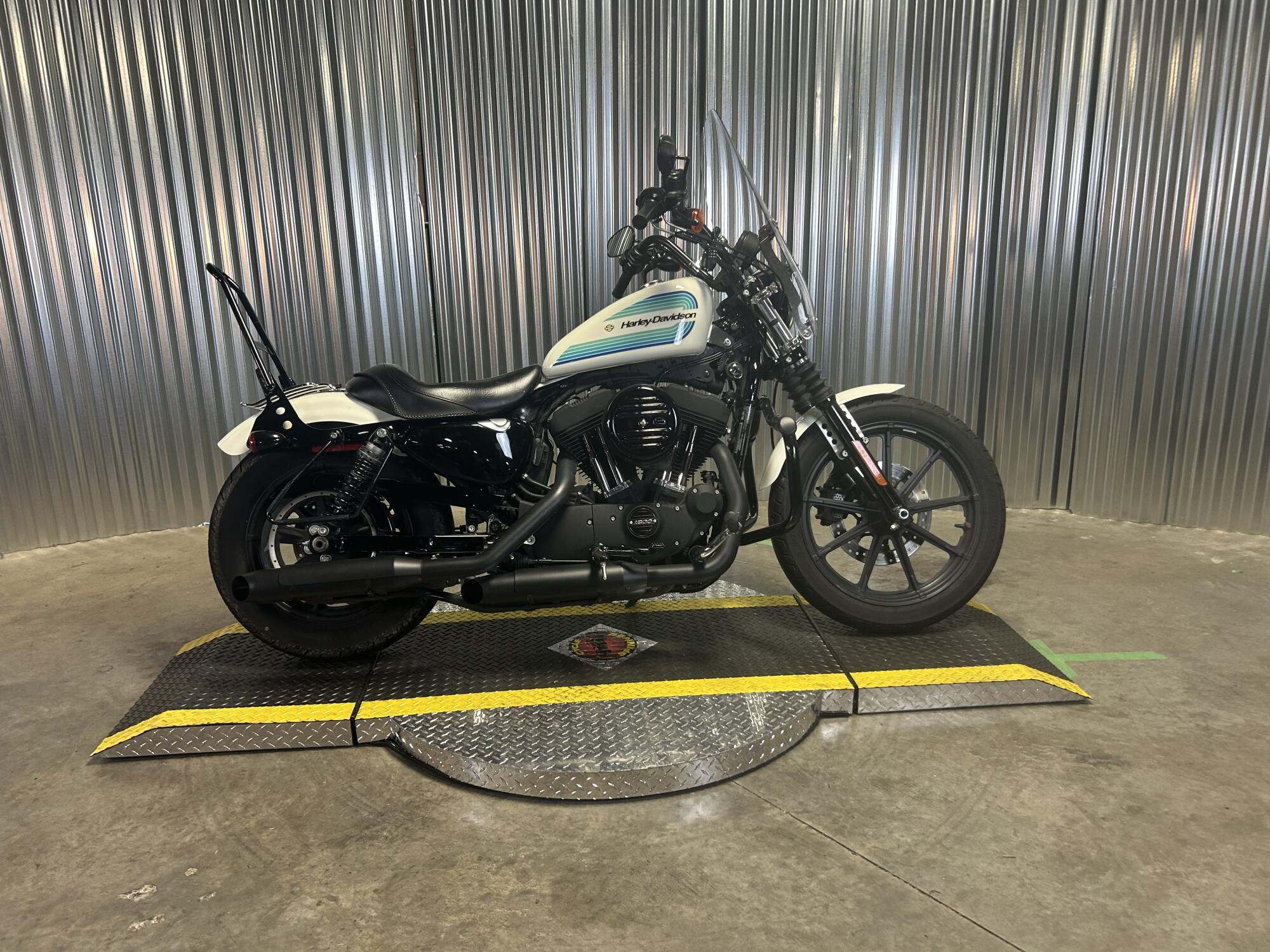 2018 Harley-Davidson® Iron 1200™ Billiard White