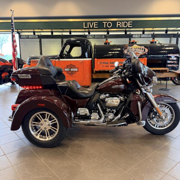 2019 Harley-Davidson Tri Glide Ultra FLHTCUTG