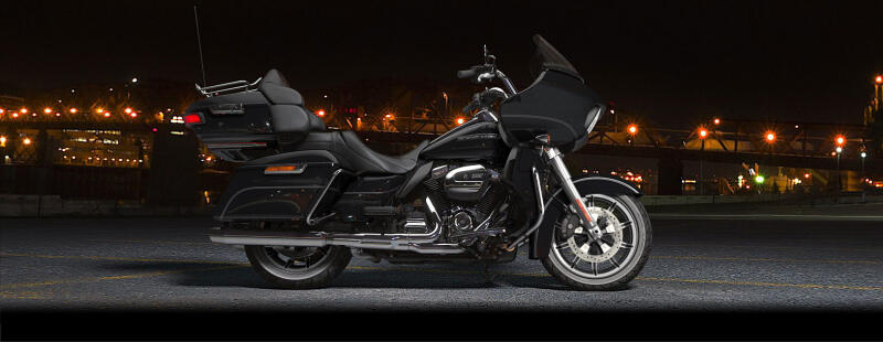 2018 Harley-Davidson® Road Glide® Ultra Vivid Black
