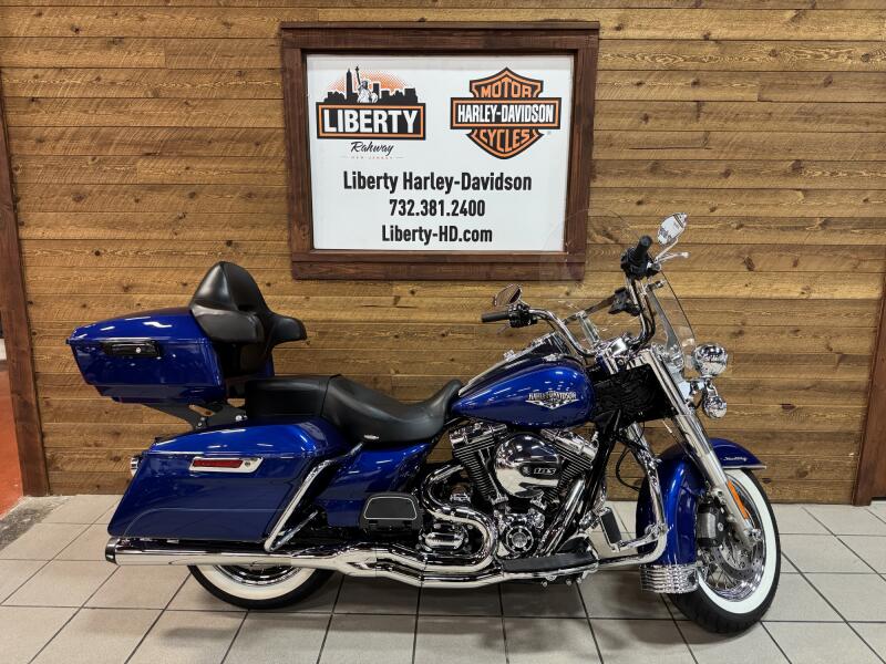 2015 Harley-Davidson® Road King® Superior Blue