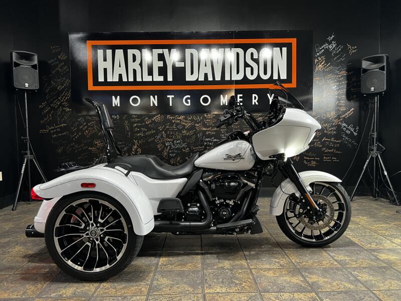 FLTRT 2025 Road Glide® 3