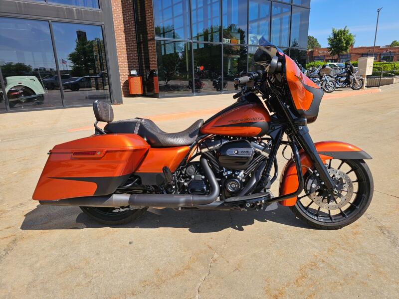 FLHXS 2019 Street Glide® Special
