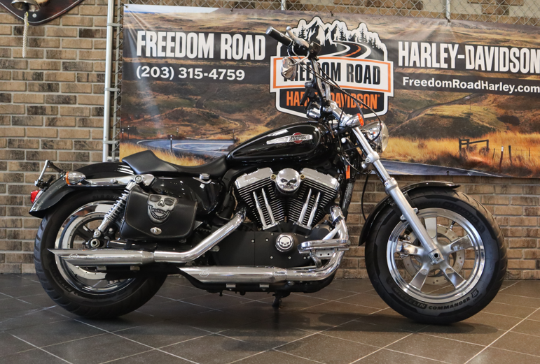 2011 1200 Custom (XL1200C)