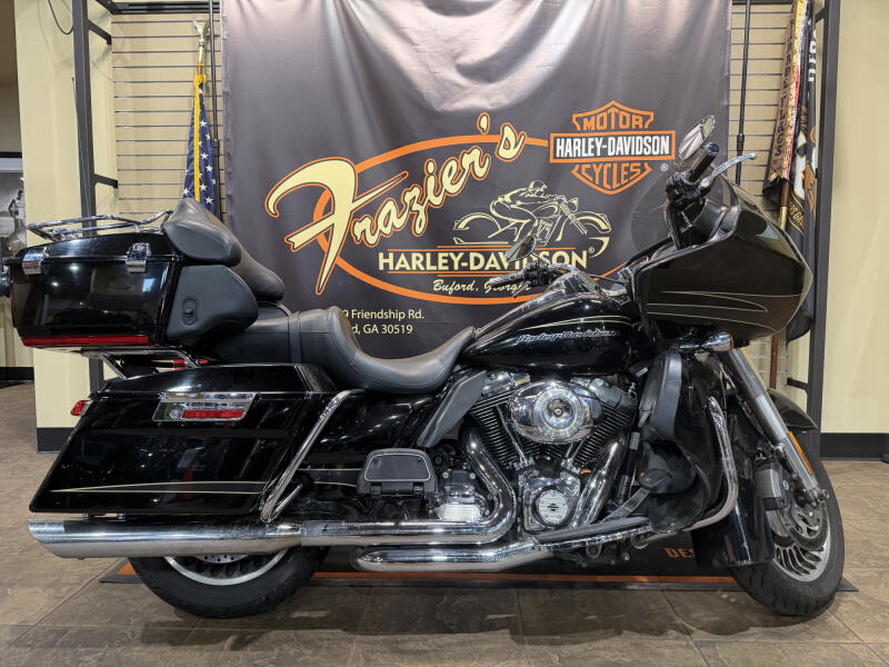 2011 Harley-Davidson® Road Glide® Ultra BLACK