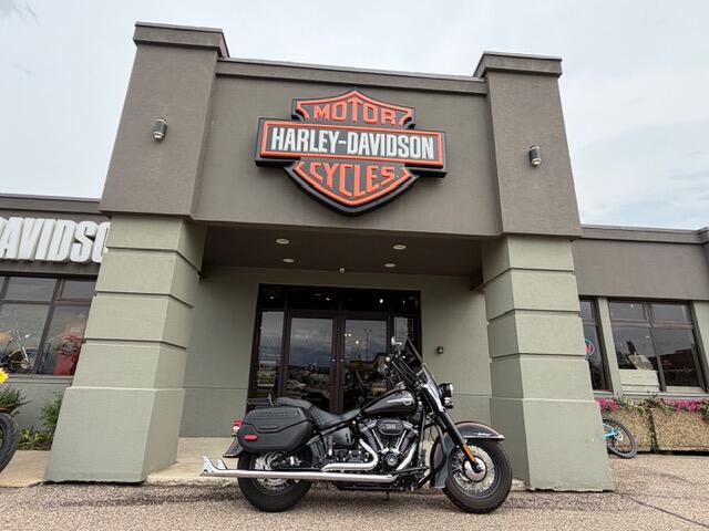 2019 Harley-Davidson® Heritage Classic 114 Rawhide/Vivid Black