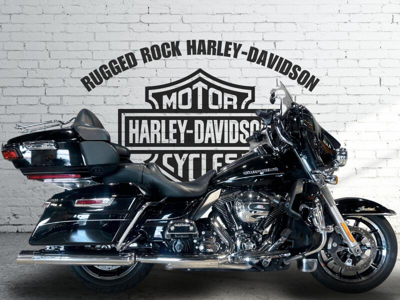 2014 Harley-Davidson® Ultra Limited Vivid Black (Chrome Finish w/ Cast Wheels)