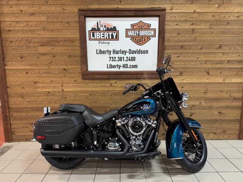 2026 Harley-Davidson® Heritage Classic Teal Thunder / Vivid Black Black Laced Wheels