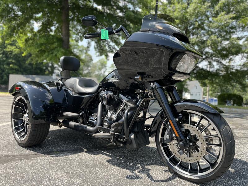 FLTRT 2023 Road Glide® 3