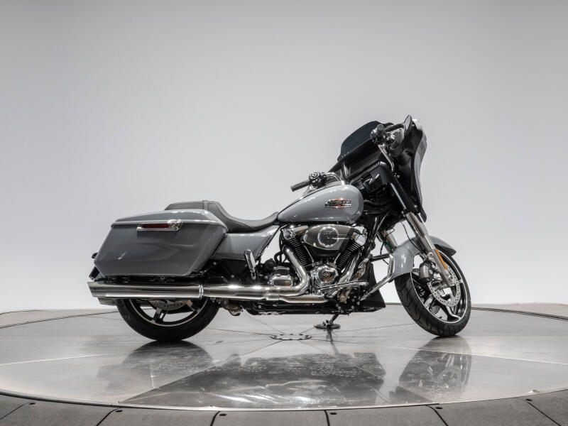 2026 HARLEY-DAVIDSON FLHX STREET GLIDE in Dark Billiard Gray with Chrome Trim