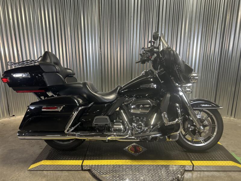 2018 Harley-Davidson® Electra Glide® Ultra Classic® Vivid Black