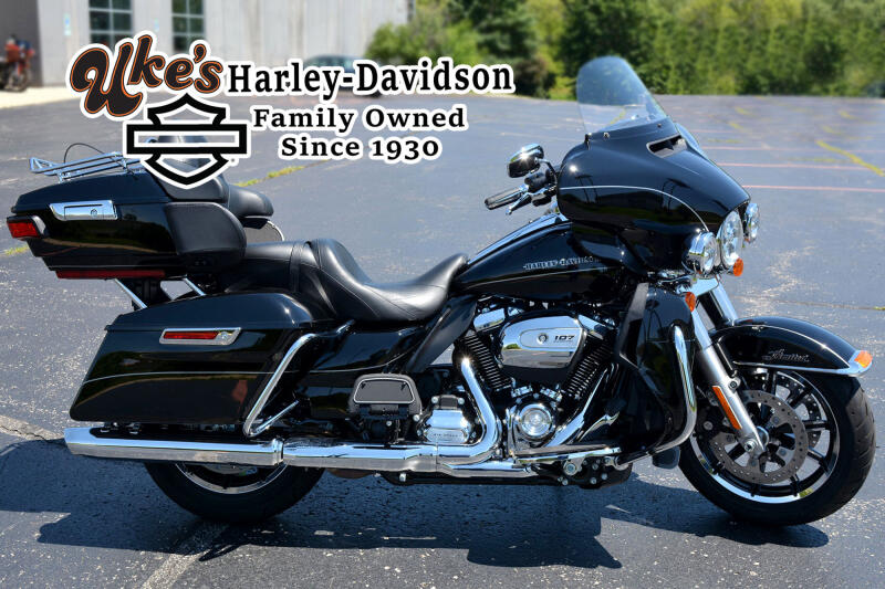 2017 Harley-Davidson® Ultra Limited Vivid Black