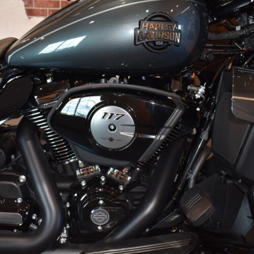 2026 Harley-Davidson® Street Glide Limited Iron Horse Metallic Black Trim thumb 2