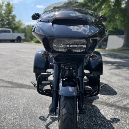 FLTRT 2023 Road Glide® 3 thumb 1