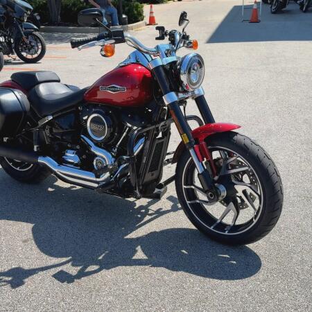 2019 Harley-Davidson® Sport Glide™ Wicked Red thumb 3