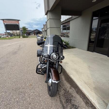 2019 Harley-Davidson® Heritage Classic 114 Rawhide/Vivid Black thumb 1