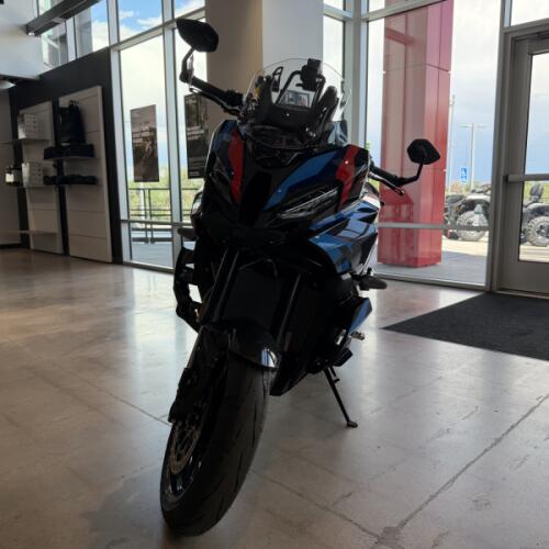 2026 BMW Motorrad M 1000 XR thumb 3