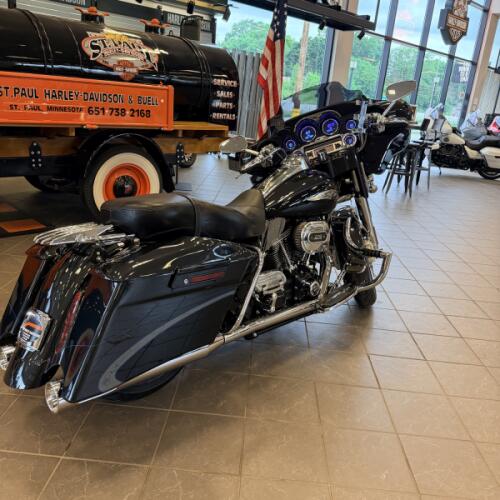 2013 Harley-Davidson CVO Ultra Classic Electra Glide 110th Anniversary FLHTCUSE8 thumb 0