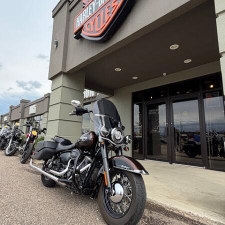 2019 Harley-Davidson® Heritage Classic 114 Rawhide/Vivid Black thumb 3