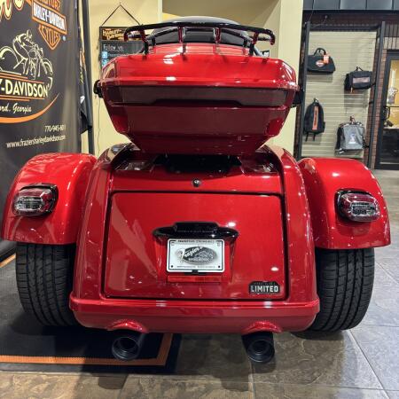 2026 Harley-Davidson® Street Glide 3 Limited BRILLIANT RED W/ PINSTRIPE thumb 1