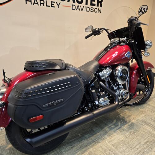 2026 Harley-Davidson® Heritage Classic Brilliant Red Black Cast Wheels FLHC thumb 3