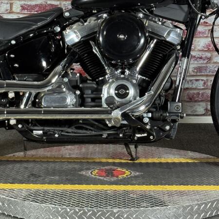 FXST 2024 Softail™ Standard thumb 2
