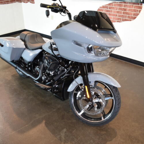 2026 Harley-Davidson® Road Glide® Dark Billiard Gray Chrome Trim thumb 3