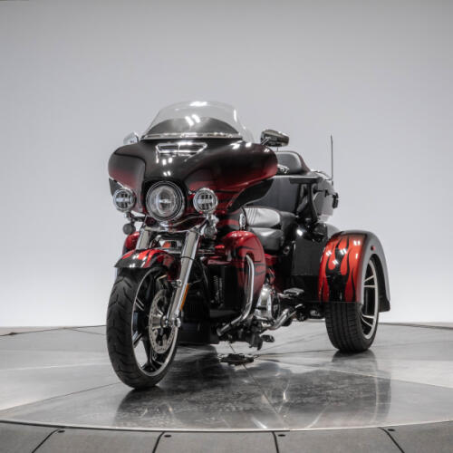 2022 HARLEY-DAVIDSON FLHTCUTGSE CVO TRI GLIDE in Dante's Red Fade thumb 1