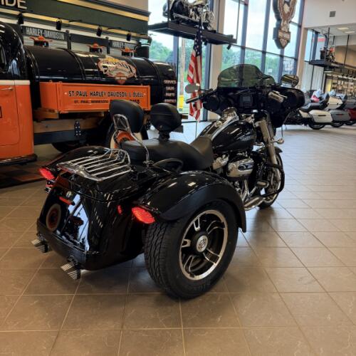 2017 Harley-Davidson Freewheeler FLRT thumb 1
