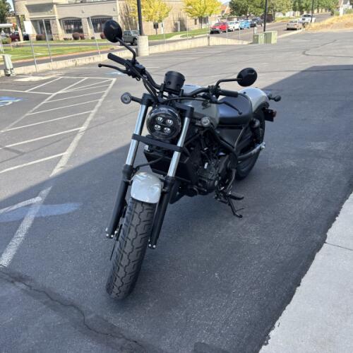 2026 Honda Rebel® 300 E-Clutch thumb 2