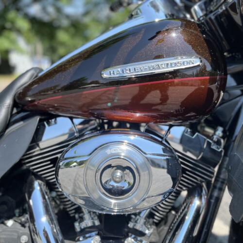 FLHTK 2011 Electra Glide® Ultra Limited thumb 2