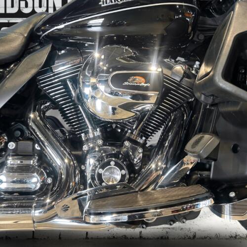 2014 Harley-Davidson® Ultra Limited Vivid Black (Chrome Finish w/ Cast Wheels) thumb 1