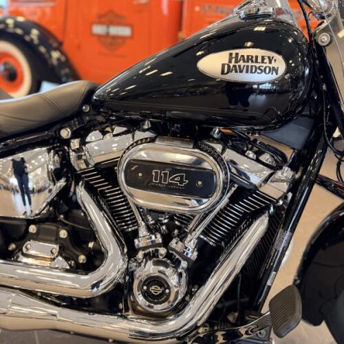 2024 Harley-Davidson Heritage Classic 114 FLHCS thumb 2