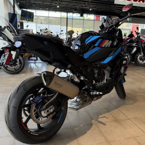 2026 BMW Motorrad M 1000 XR thumb 0