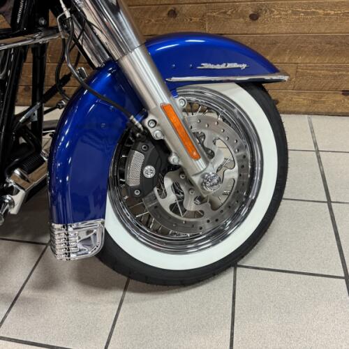 2015 Harley-Davidson® Road King® Superior Blue thumb 1