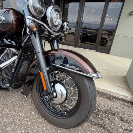 2019 Harley-Davidson® Heritage Classic 114 Rawhide/Vivid Black thumb 2