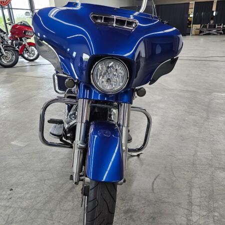 FLHXS 2017 Street Glide® Special thumb 2