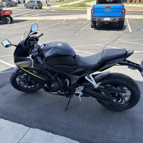 2026 Honda CBR650R E-Clutch thumb 1