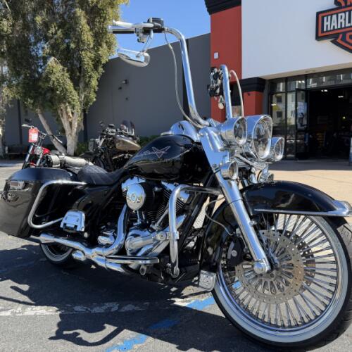 2009 Harley-Davidson® Road King® thumb 3