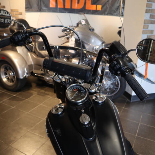 2017 Softail Slim® (FLS) thumb 1