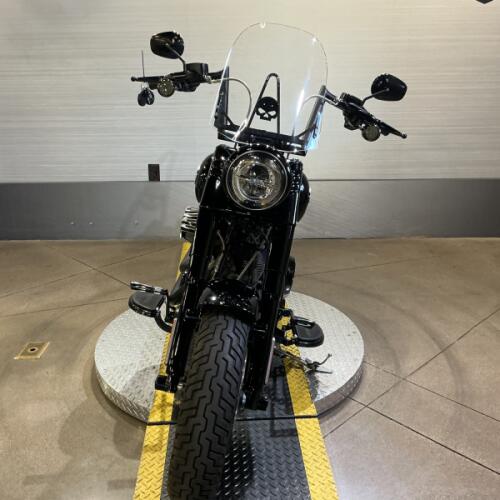 FLSS 2017 Softail Slim® S thumb 3