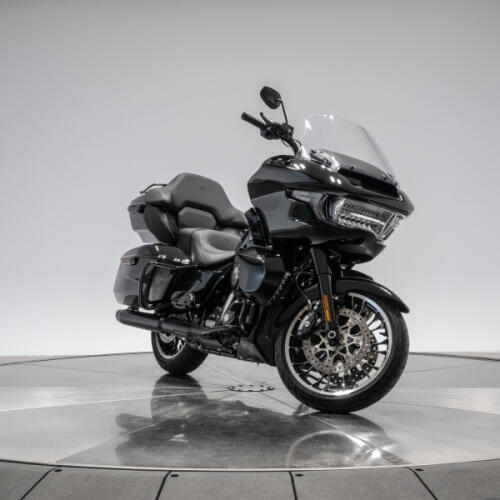 2026 Harley-Davidson® FLTRXL Road Glide® Limited – Vivid Black with Black Finish thumb 2