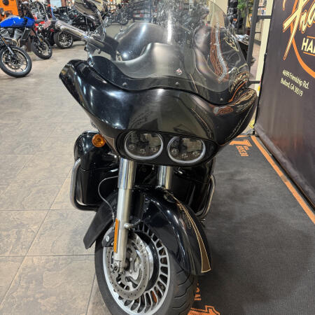 2011 Harley-Davidson® Road Glide® Ultra BLACK thumb 1