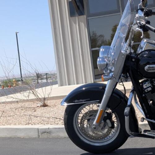 2024 Harley-Davidson® Heritage Classic Vivid Black thumb 0