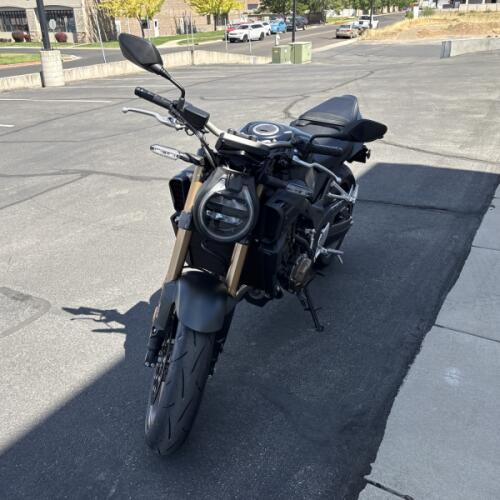 2026 Honda CB650R E-Clutch thumb 2