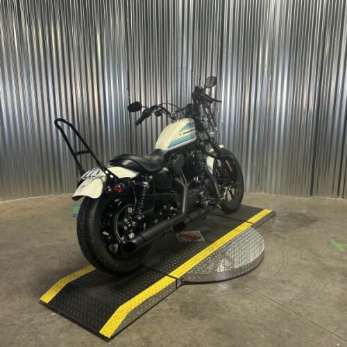 2018 Harley-Davidson® Iron 1200™ Billiard White thumb 2