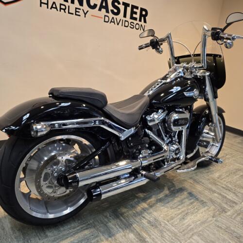 2024 Harley-Davidson® Fat Boy® 114 Vivid Black FLFBS thumb 3