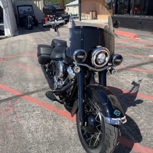 Harley-Davidson® Heritage Classic® 2026 thumb 2